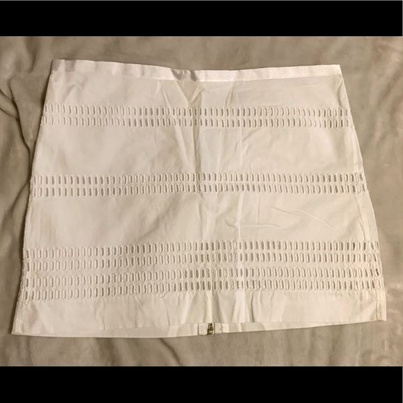Short white cotton skirt - Picture 1 of 3